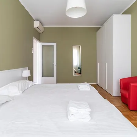 Altido Trendy Flat With Balcony, Easy Access To Centre Milan