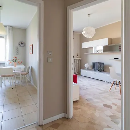 Altido Trendy Flat With Balcony, Easy Access To Centre Apartment Milan