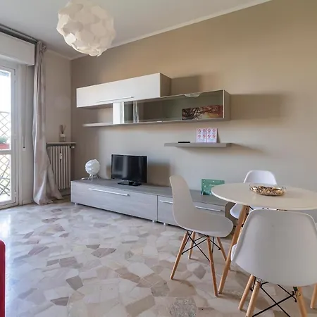 Altido Trendy Flat With Balcony, Easy Access To Centre Apartment *