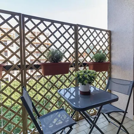 Altido Trendy Flat With Balcony, Easy Access To Centre Apartment *