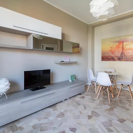 Apartment Altido Trendy Flat With Balcony, Easy Access To Centre *